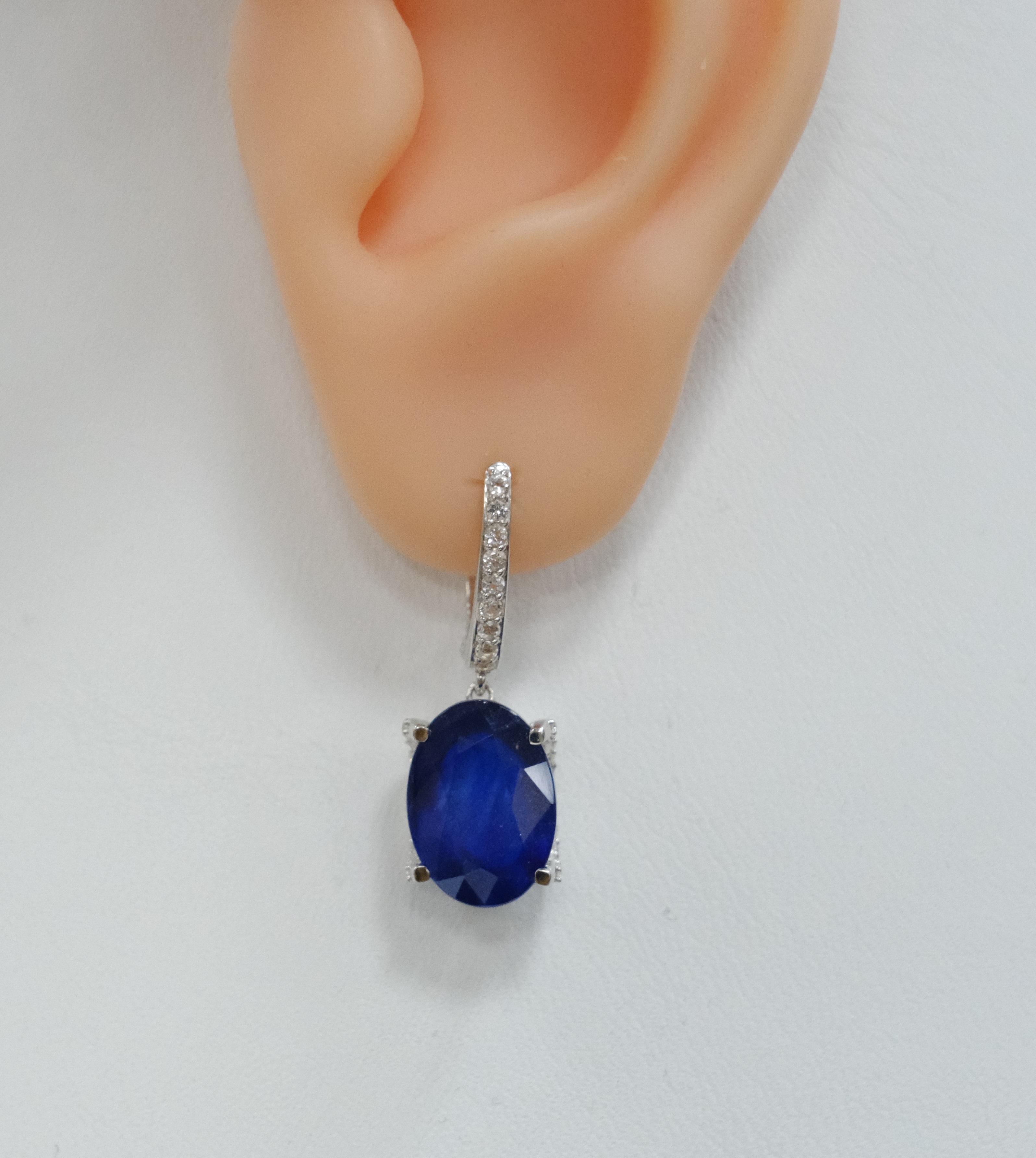Серебряные серьги с сапфирами